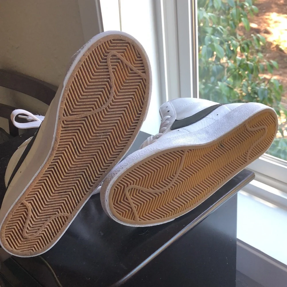Nike white high top sports shoes size 6.5Y